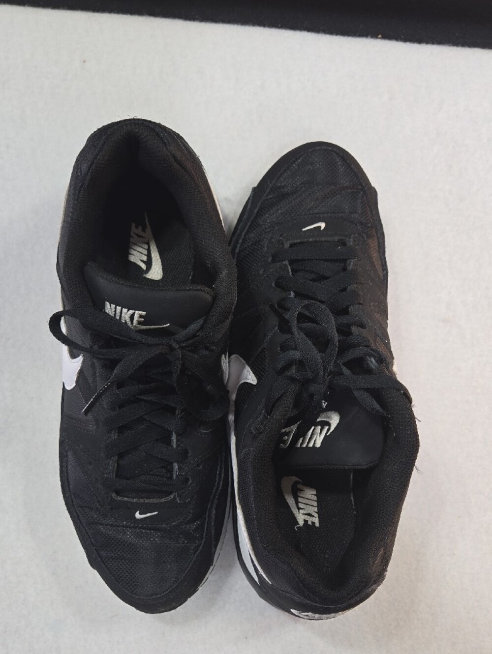 Nike Air Max Command Black and White Running Sneakers Woman's Size 9 - Picture 3 of 11
